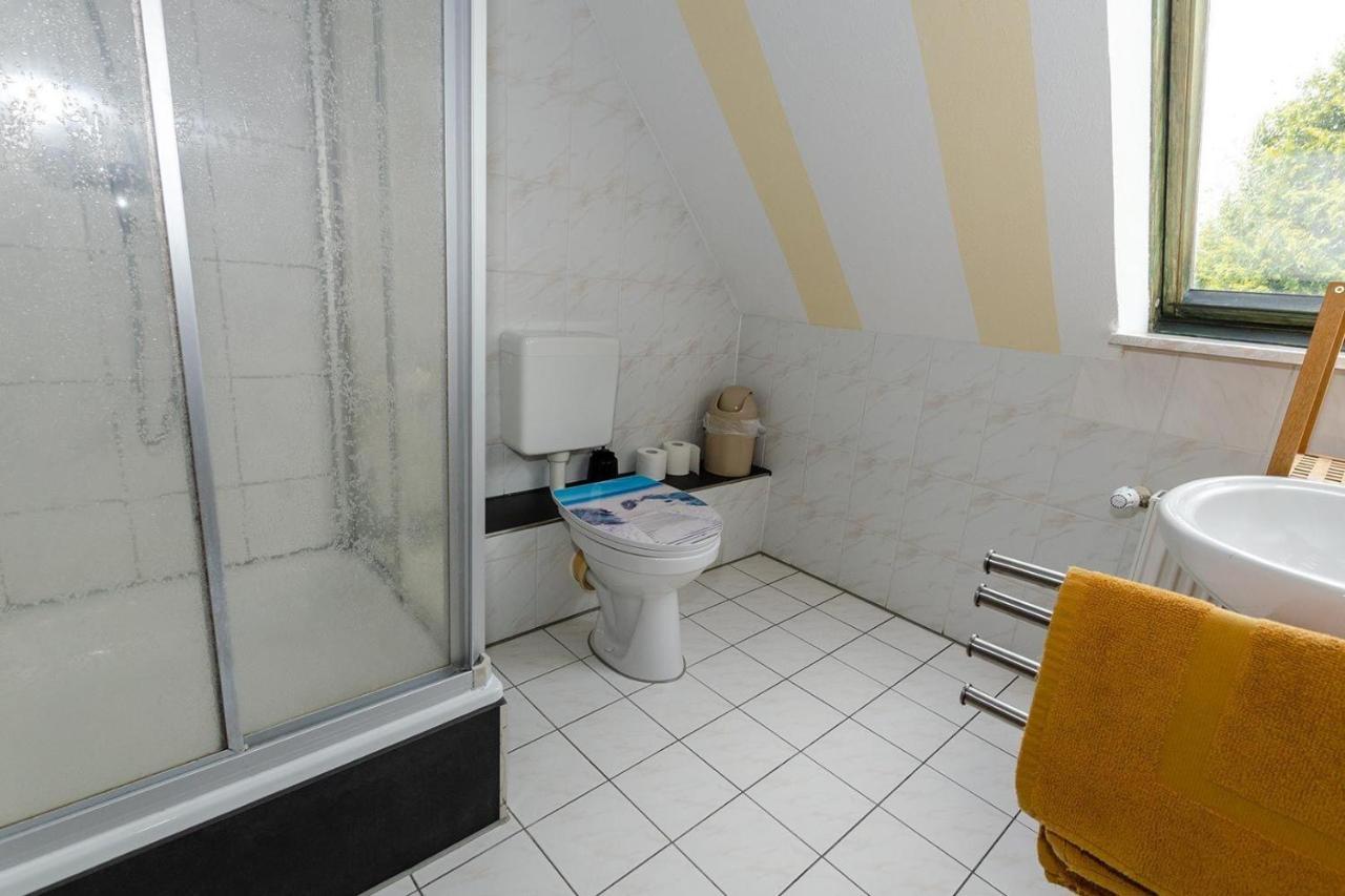 3-R-Ferienwohnung-Fuer-4-Personen-In-Schaprode-Auf-Ruegen-Zi3 외부 사진